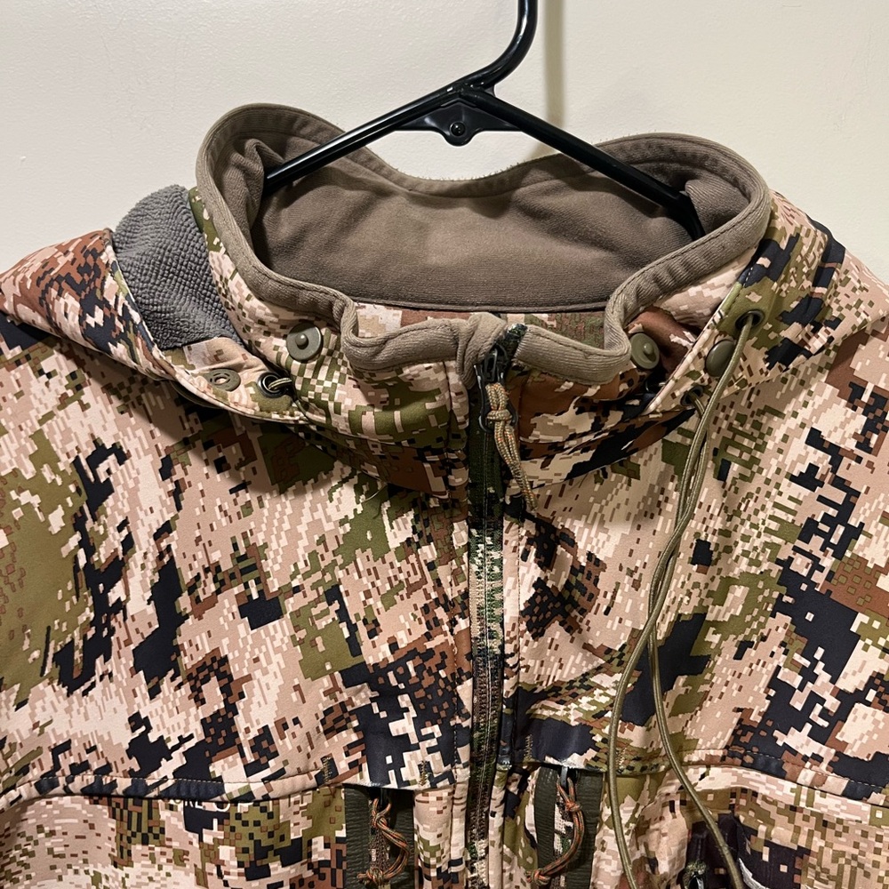 Sitka Gear Men's Camo Windstopper jetstream Jacket -Mossy Green - Picture 9 of 16